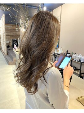 バーチ(BIRCH) ハイライト+透明感カラーで白髪ぼかし