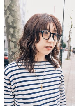 シカ(sica) ミディアム顔まわりレイヤーパーマ