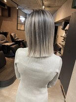 サニー 渋谷(SUNNY)&nbsp;バレイヤージュ、ハイライト、レイヤーロング、グレーベージュ