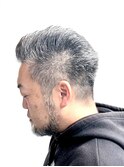 グレイヘアを生かすツーブロックスタイル！セットも簡単！！