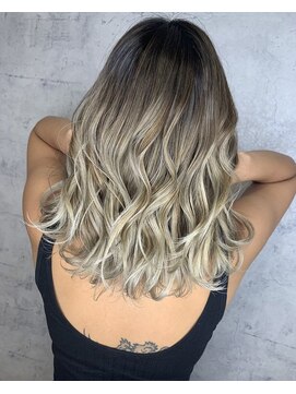 アフィナー(Afinar) 【横浜/Afinar】ホワイトバレイヤージュ★プラチナカラー