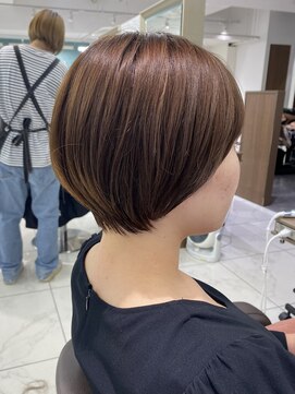 アッシュ 下北沢店(Ash) 自然な丸みショート