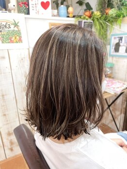 ザビー(The B.)の写真/今までにないツヤ感と透明感を実現♪トレンド×似合わせであなただけの理想の髪色に―。