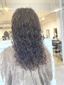 アンジュベイナハ (Ange Bay NAHA) ロング×スパイラルパーマ