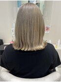 ハイトーンベージュ×切りっぱなし