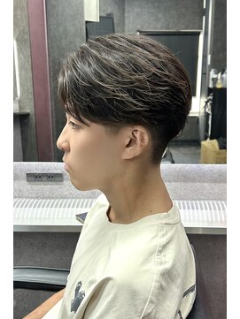 メンズサロン スライバイリアオオサカ(Sly By Ria OSAKA) ～毛流れセンターパート～【大阪】【梅田】