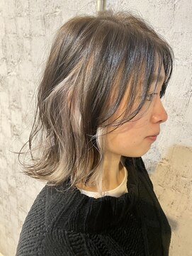 ヘアメイク ヴァロ(Hair Make VaLo) グレー＋インナーカラー