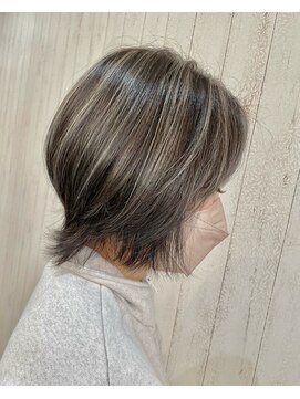 ベジット(Bejitto) ショート/ウルフ/ハイライト/白髪ぼかし