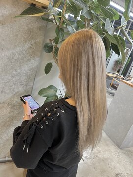 ポート バイ プライマル(port by primal) セクションカラー/ペールベージュ[千葉/千葉駅]