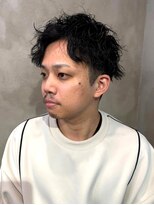 ディスイズバーバーサード(THIS IS BARBER 3rd)&nbsp;ツイストスパイラルパーマ　センターパート　アップバング