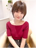 耳掛けショートボブ/襟足束感ショート/アッシュベージュ