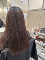 シダ(sida)&nbsp;右がストレート施術左は施術前です。