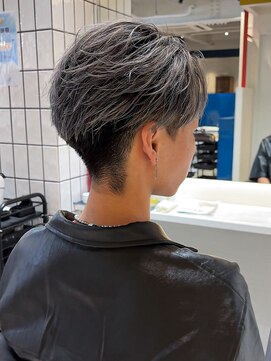 ルースト 京都河原町店(ROOST) ブリーチシルバーベージュバレイヤージュメンズカラー