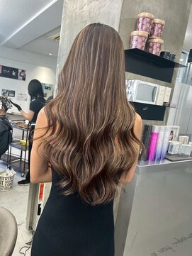 キング 心斎橋店(K!ng) ハイライトカラーミルクティーベージュレイヤーカット