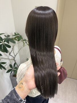 ジーナ 福岡天神(Zina) ミディアムヘア/暗めカラー/デザインカラー/髪質改善