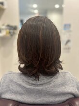 レーヴ(REVE)&nbsp;毛先に動きをつけた、柔らかミディアムボブ