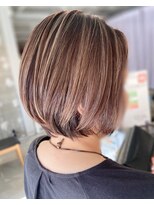 ギネス(Giness)&nbsp;華やかハイライト+すっきりショートボブ☆