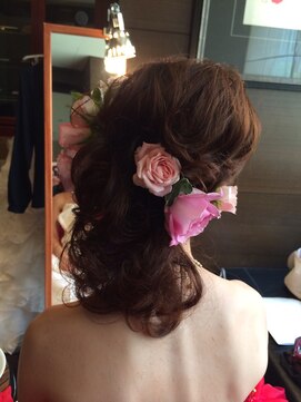 ヘアーアンドメイクボーノ(Hair & Make Buono) サイドダウンのパーティヘアーセット