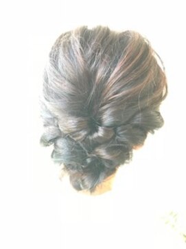 マロウ ヘア(Mallow hair) ふんわりまとめ髪♪