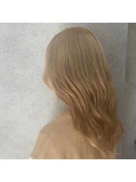 ヘアサロンM 新宿 ブロンドカラー