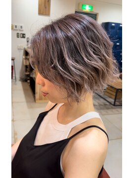 ノーム 横浜(NORM) Norm横浜　バレイヤージュ×シルバー