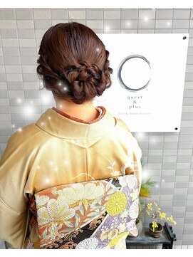 シークエストアンドシプラス(C/QUEST&C-plus) シニヨンアレンジ　ヘアセット　編み込み　ロープ編み　辻堂