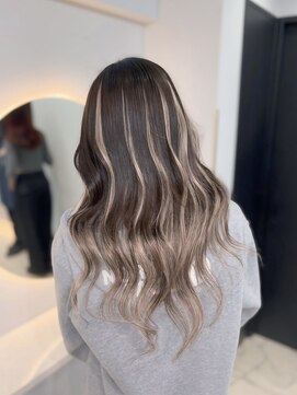 ラピステン 福岡天神 大名店(Lapis) エクステバレイヤージュ