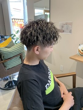 リヴゴーシュ(rive gauche) メンズツイストスパイラルパーマ　×　ハイライトカラー