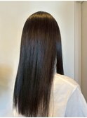 しなやかな黒髪ストレートロング暗めカラー