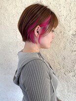 プリモ ココ 鍋島店(Primo coco.)&nbsp;ショートボブ インナーカラー イヤリングカラー ネオンピンク