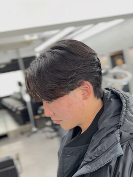 オーバルバイアピッシュ(OVARL by apish) フェザーウルフニュアンスセンターパートバズカットシャギー