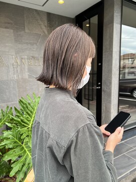 メゾン アヴァロ(Maison Avallo) 春におすすめのオリーブグレージュボブ