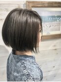 ゆるやか前下がりショートボブ