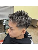 ケイズヘアー(K’s hair)&nbsp;スキンフェードXホワイトメッシュ