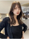表参道韓国ヘア/レイヤーカット暗髪７トーン斜め前髪オリーブ