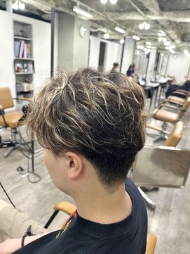 プライズ アイリス 池袋東口店(prize Iris) メンズハイライト／パーマ風センターパート/アイロンセット/池袋