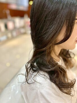 ザビー(THE B) 本八幡×美髪×ケアブリーチ×イヤリングカラー