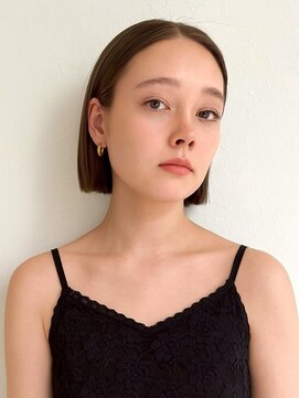 ミロア 薬院(miroa) 髪質改善 前髪無し ブラウンベージュ 艶髪 切りっぱなしボブ