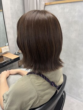 クラン 岡本(Chlan) 秋カラーマロンブラウン×切りっぱなしボブ