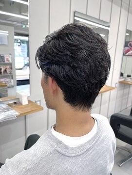 バルベストーキョーサウス(BARBES TOKYO SOUTH) 大人男性のナチュラルパーマスタイル ワンカール メンズ【RISA】