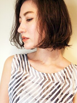 マワル(maWaRu) クセを活かして×束感たっぷり☆さり気なくキマる上品オトナBOB