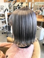 アドラーブル 万代店 (adorable)&nbsp;【ホワイトグレージュ】【切りっぱなしボブ】10代20代