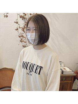 エヌイー(ne' by MAULOA) "お手入れ簡単！ワンレンボブ×オリーブカラー"  ayumi