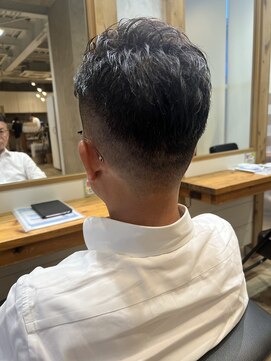 ポルム パプリカ(polum paprika) 40代50代スキンフェードスタイル