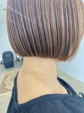 オドル(odol) 20代30代40代大人可愛い切りっぱなし前下がりミニボブ