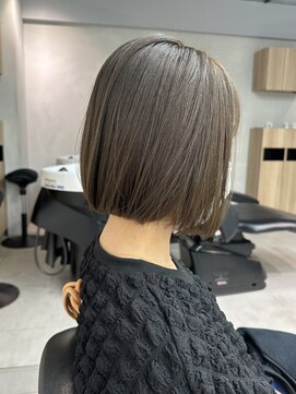 ルネ 北千住(Renee) 切りっぱなしボブ_ミルクティーアッシュ_髪質改善_ミニボブ