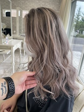 イーエス(E.S) ホワイトシャドールーツ