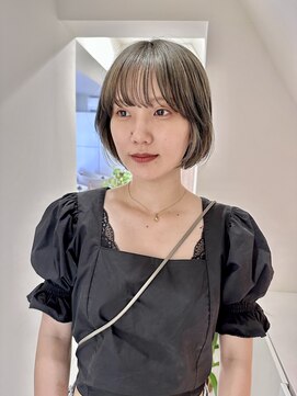 ユイル(Uil) 似合わせ小顔ボブ× グレージュカラー デザインカラー