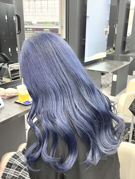 ホワイト 梅田(white) ネイビーカラー