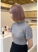 グレージュ切りっぱなしボブ前髪ありミニボブミルクティベージュ